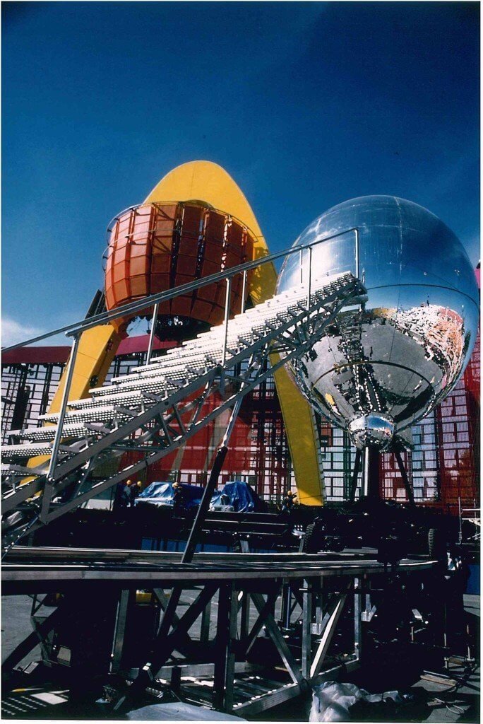 Palco da PopMart Tour do U2
